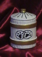 Lucky: small pet/keepsake urn